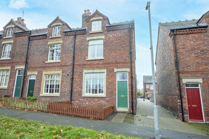 3 Bedroom Terraced House For Sale In New Bolsover, Bolsover, Chesterfield, S44