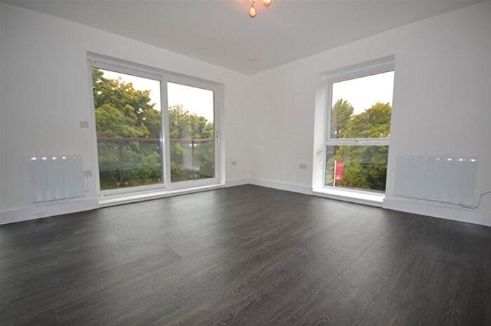 2 Bedroom Flat To Rent In The Embankment, Nash Mills Wharf, Hemel Hempstead, HP3