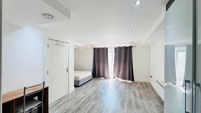 Studio To Rent In High Street, Brentwood, CM14