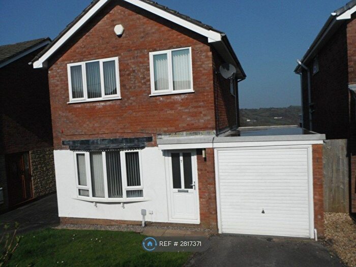 3 Bedroom Detached House To Rent In Squirrel Walk, Pontarddulais, Swansea, SA4