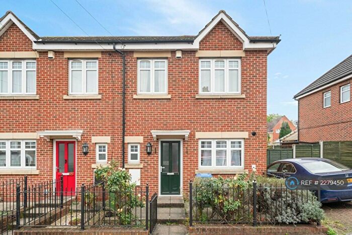 3 Bedroom Semi-Detached House To Rent In Tewson Road, London, SE18