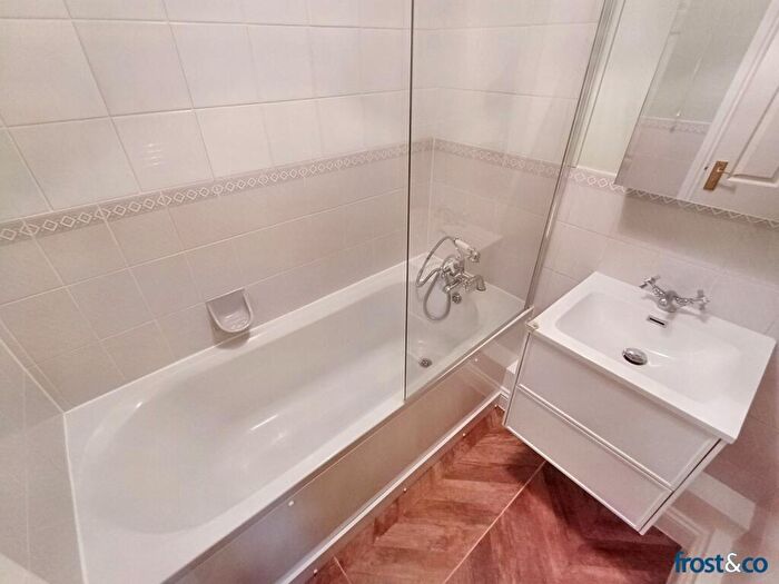 2 Bedroom Apartment To Rent In Alton Road, Lower Parkstone, BH14