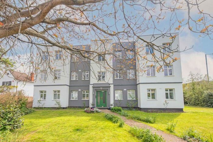 2 Bedroom Flat To Rent In Park Road, Hampton Hill, Hampton, TW12