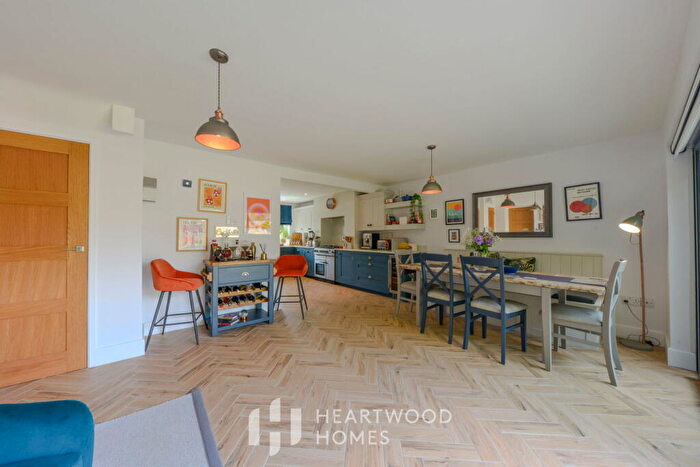 4 Bedroom Detached House For Sale In Gladeside, St. Albans, AL4