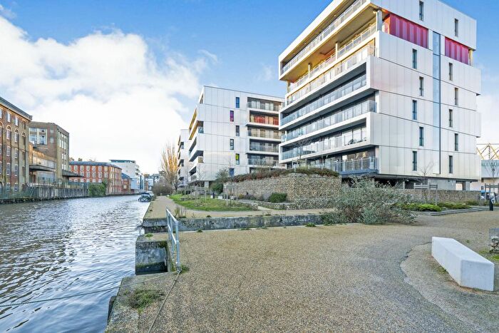 3 Bedroom Penthouse To Rent In Geoffrey Watling Way, Norwich, NR1