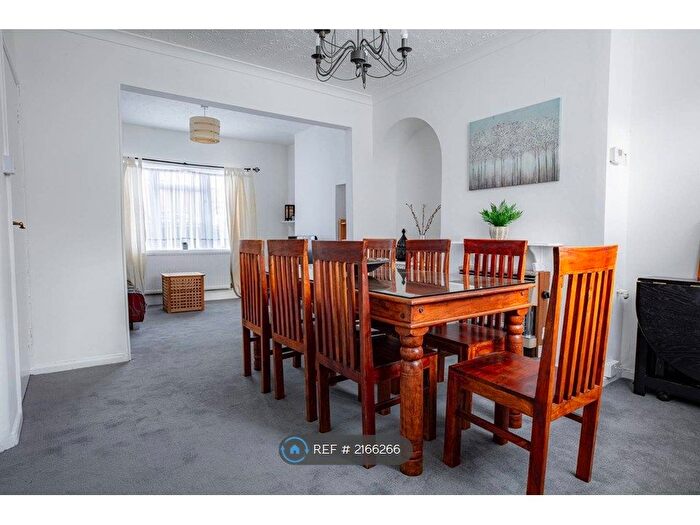 2 Bedroom Terraced House To Rent In Ritchie Road, Croydon, CR0