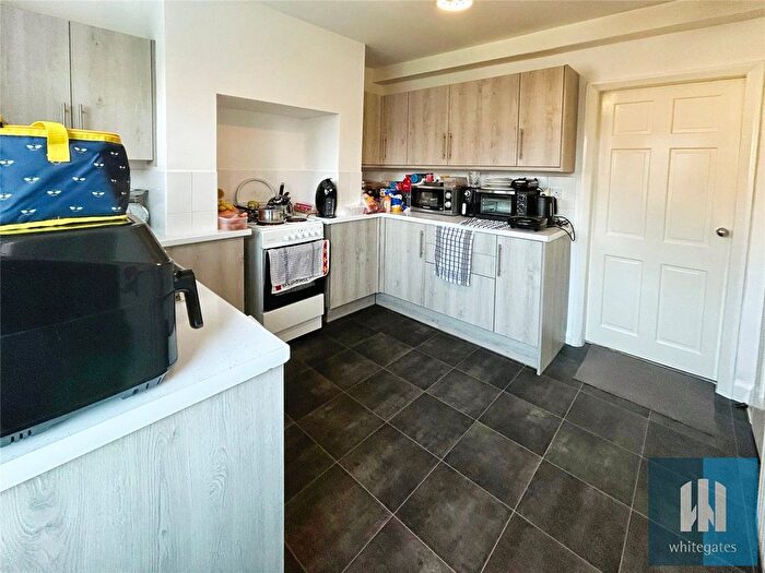 3 Bedroom End Of Terrace House For Sale In Kingsway, Pontefract, West Yorkshire, WF8