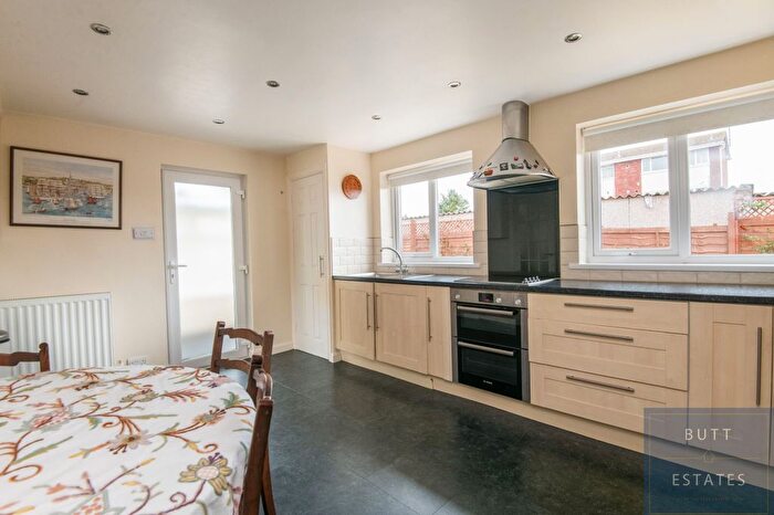 2 Bedroom Bungalow For Sale In Solar Crescent, Exeter, EX4