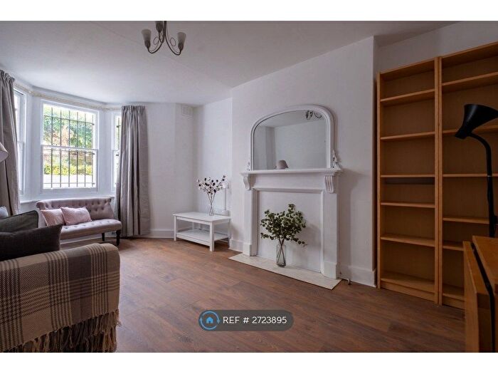 2 Bedroom Maisonette To Rent In Wilson Road, London, SE5