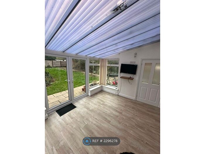 5 Bedroom Semi-Detached House To Rent In Radcliffe Avenue, Chaddesden, Derby, DE21