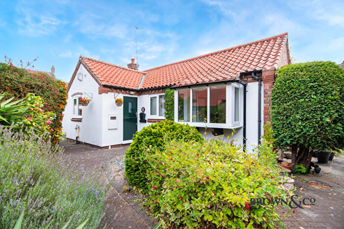 2 Bedroom Detached Bungalow For Sale In High Street, Everton, DN10