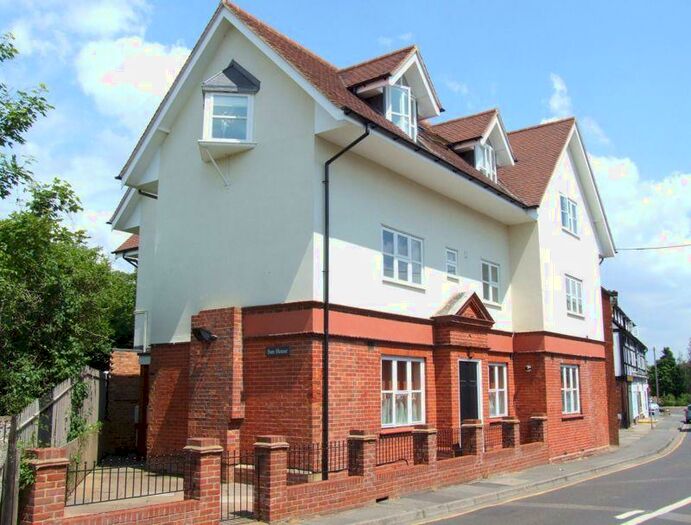 2 Bedroom Apartment To Rent In Farncombe Street, Farncombe, GU7