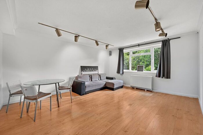 2 Bedroom Flat To Rent In West Hill, Putney, SW15