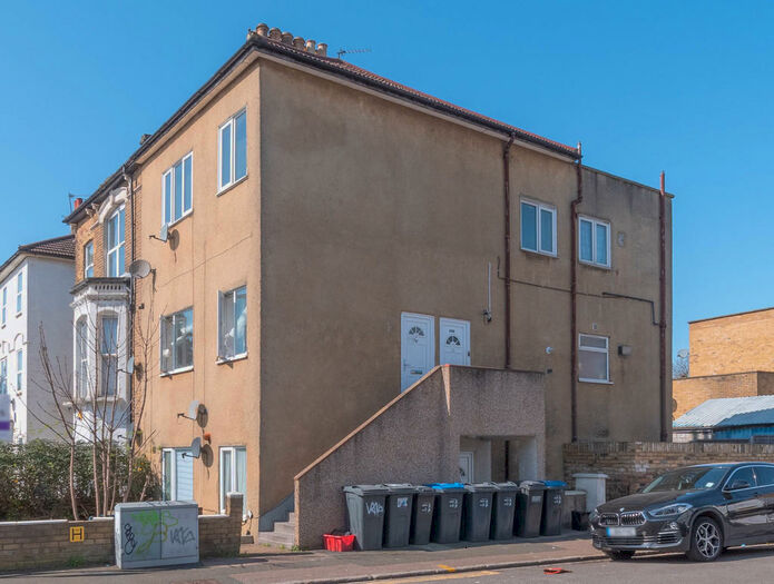 2 Bedroom Maisonette To Rent In Selhurst Road, South Norwood, SE25