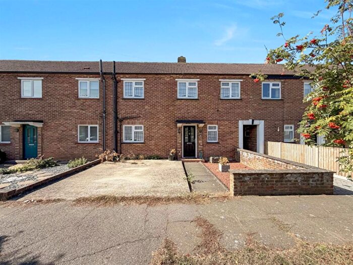 3 Bedroom Terraced House For Sale In Belgrave Road, Sunbury-On-Thames, TW16