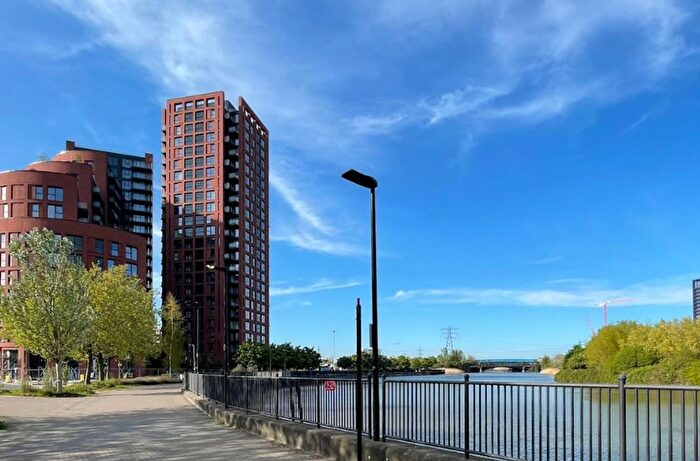 1 Bedroom Flat For Sale In Silvocea Way, Avalon Point, E14