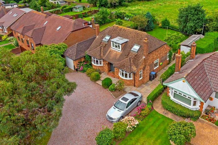 4 Bedroom Detached House For Sale In Dixons Hill Close, Welham Green, North Mymms, Hatfield AL9