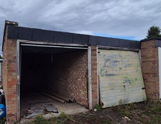 Garage / Parking To Rent In Ballinghall Close, Bedford, MK41
