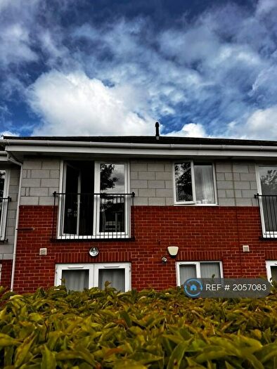 2 Bedroom Flat To Rent In Oakdale Road, Poole, BH15