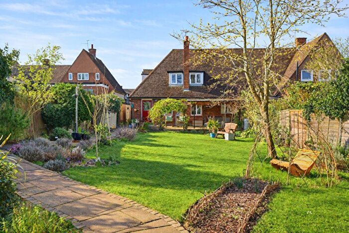 3 Bedroom Terraced House For Sale In Conquerors Hill, Wheathampstead, St. Albans, Hertfordshire, AL4