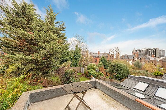 1 Bedroom Flat For Sale In South Hill Park, Hampstead, NW3