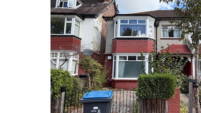 2 Bedroom Flat For Sale In A Craignish Avenue, Norbury, London, SW16