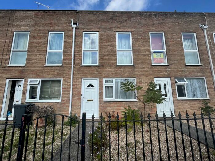 1 Bedroom Flat To Rent In Sparrow Road, Yeovil, BA21