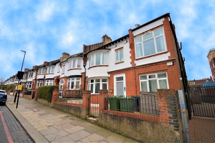 1 Bedroom Flat To Rent In Wyatt Park Road, London, SW2