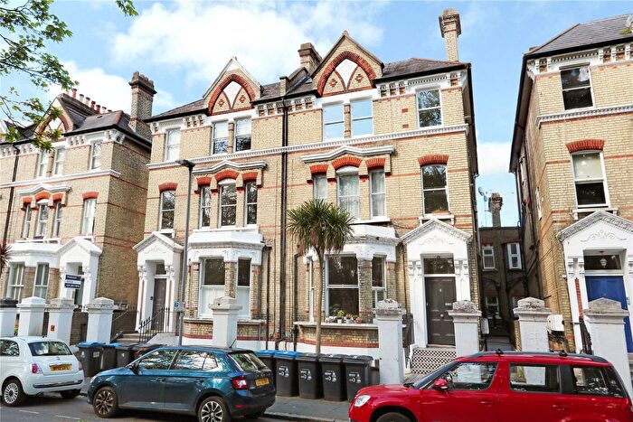 2 Bedroom Flat For Sale In Surbiton, KT6