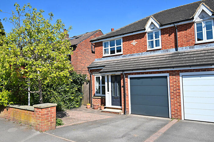 3 Bedroom Semi-Detached House For Sale In Wharfedale Avenue, Harrogate, HG2
