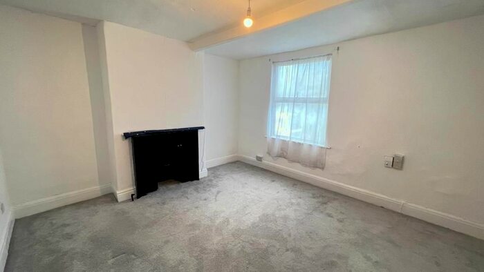 1 Bedroom Flat To Rent In High Street North, Dunstable, LU6