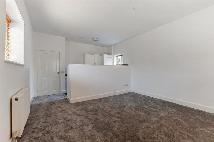 1 Bedroom Detached House To Rent In A High StreetNew MaldenSurrey, KT3