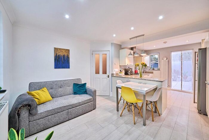 2 Bedroom House For Sale In St. Quintin Road, London, E13