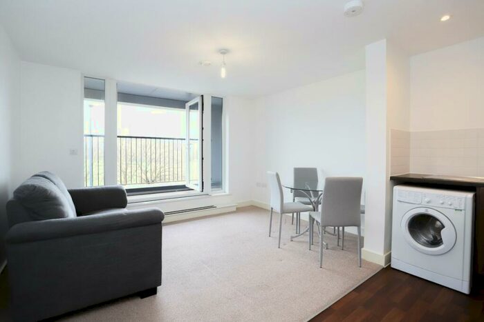 2 Bedroom Apartment To Rent In Salford, M5