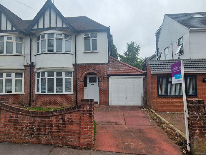 3 Bedroom Semi-Detached House To Rent In Wychwood Avenue, Luton, LU2
