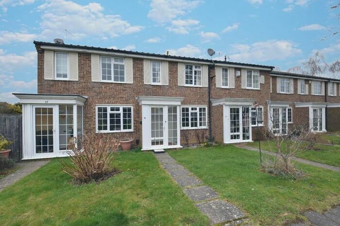 3 Bedroom Terraced House To Rent In Darenth Way, Horley, RH6