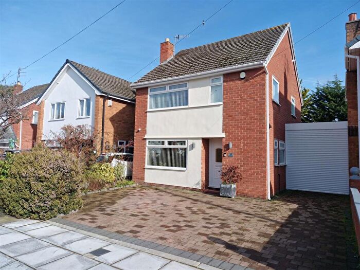 3 Bedroom Detached House For Sale In Winston Drive, Prenton, Wirral, CH43