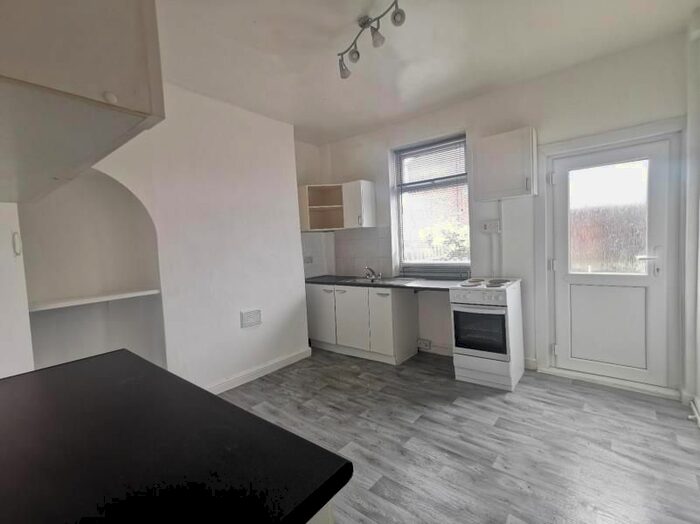 2 Bedroom Terraced House To Rent In Girnhill Lane, Featherstone, WF7