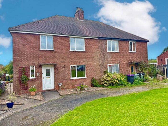 3 Bedroom Semi-Detached House For Sale In Spacious Family Home - Woolsthorpe By Colsterworth, NG33