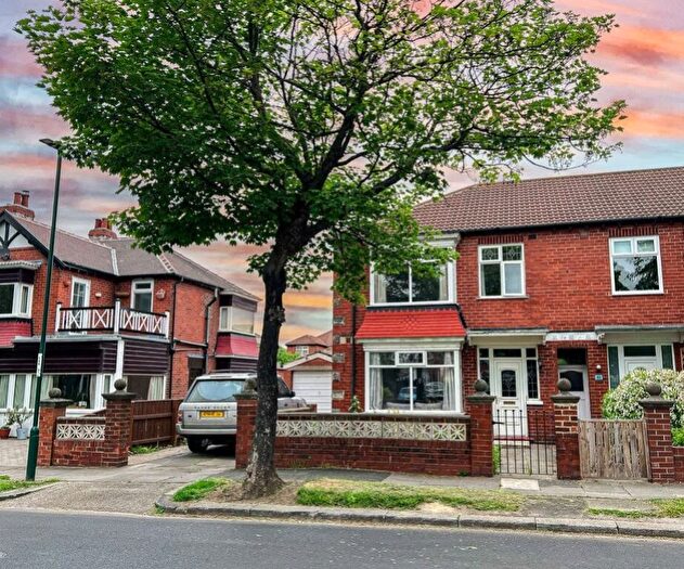 3 Bedroom Semi-Detached House To Rent In Oak Road, Redcar, TS10