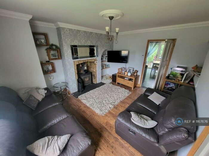 3 Bedroom End Of Terrace House To Rent In Fairview, Longfield, DA3