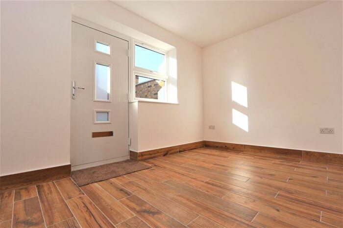 Property To Rent In Hertford Road, Enfield, EN3