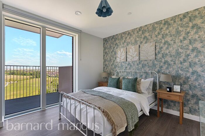 2 Bedroom Flat To Rent In New Road, Feltham, TW14