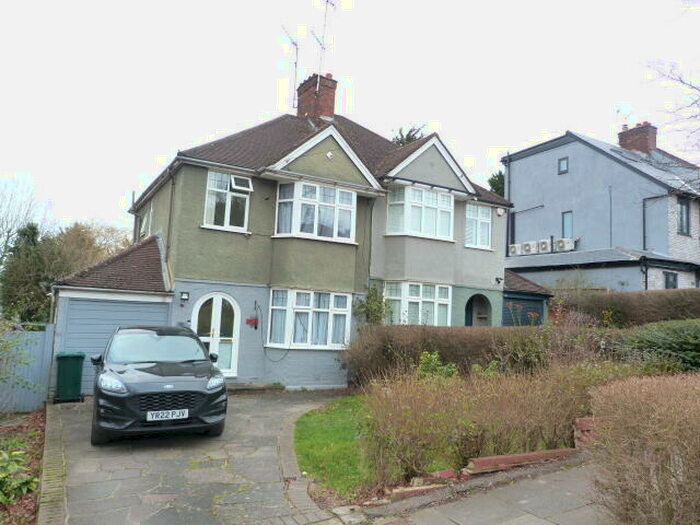 3 Bedroom Semi-Detached House To Rent In Engel Park, Mill Hill, London, NW7