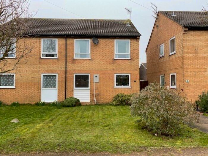 3 Bedroom Semi-Detached House To Rent In Cromwell Close, Martham, NR29