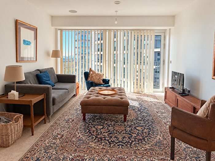 2 Bedroom Flat To Rent In - Ilford Hill, London, IG1