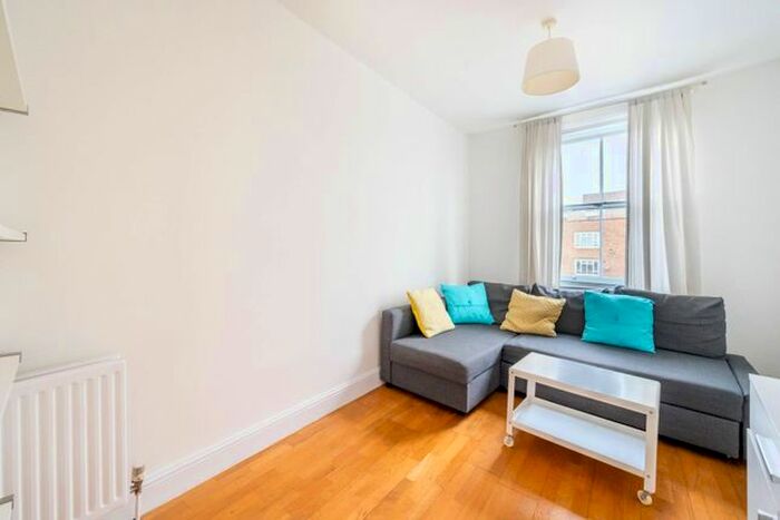 1 Bedroom Flat To Rent In Balham High Road, Balham, London, SW12
