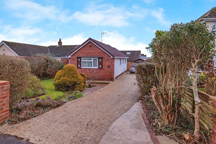 2 Bedroom Bungalow For Sale In Rosemary Way, Horndean, Waterlooville, Hampshire, PO8