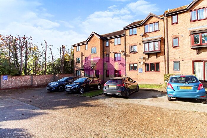 1 Bedroom Flat To Rent In Branstone Court, Linnet Way, Purfleet-On-Thames, RM19