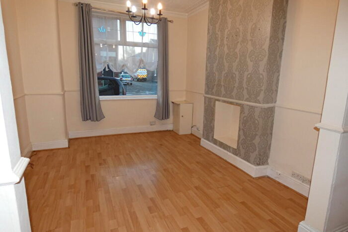 3 Bedroom End Of Terrace House To Rent In New Barton Street, M6